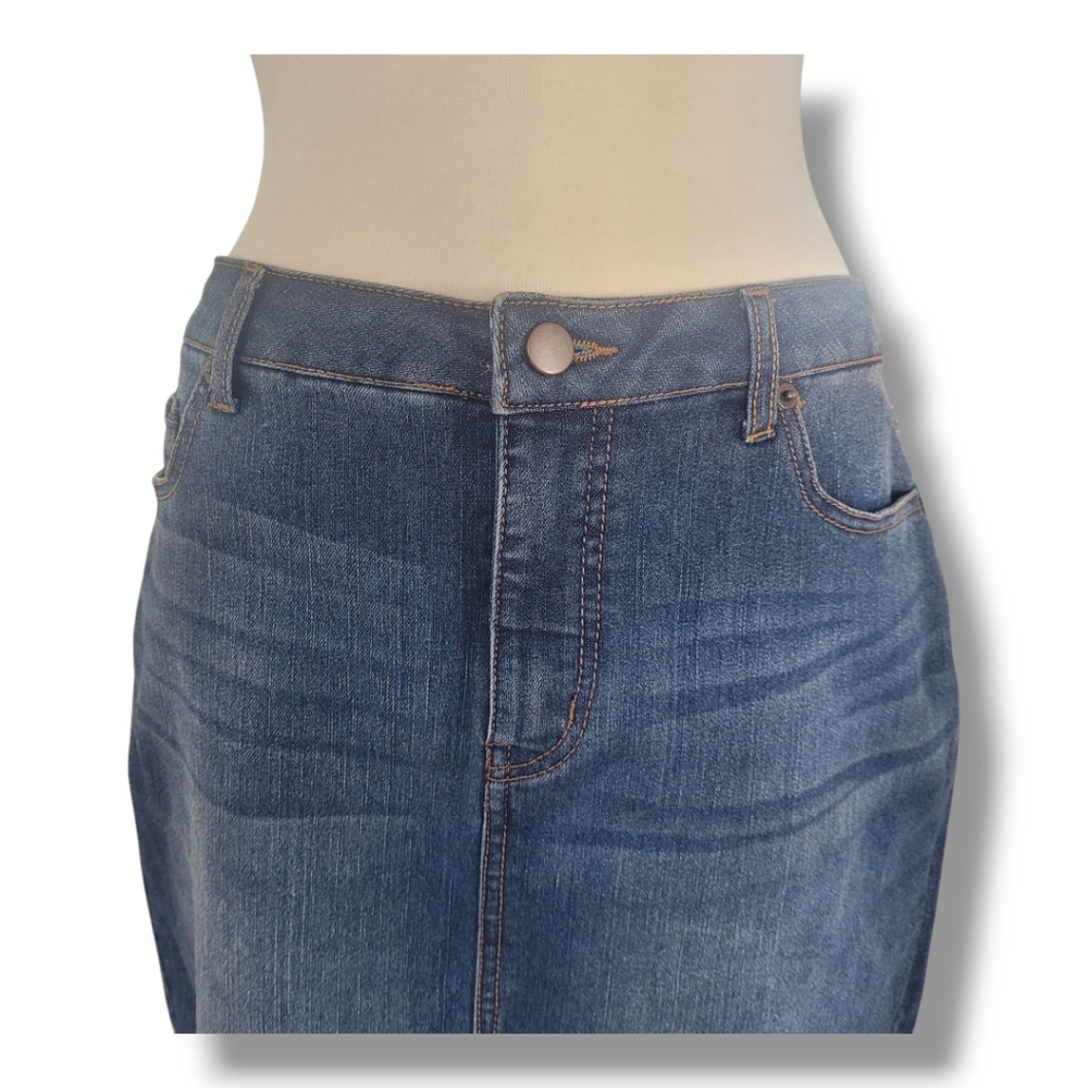 Faded Glory Blue Denim Mini Skirt. Size 10